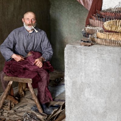 "Paanen" - Kuchenbleche oder Pfannen Ständen vertreten, ausgestellt wurde in drei Ausstellungsräumen: